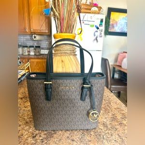 Let’s see who is ready to make it this bag their own?